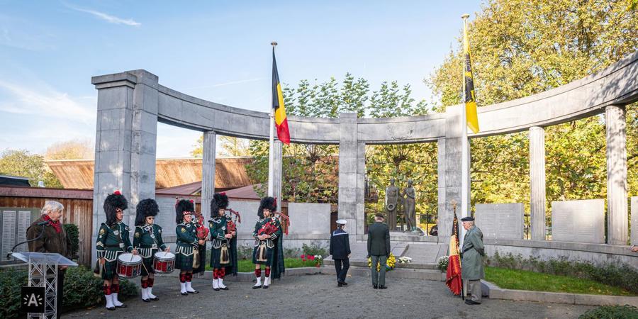 herdenking aan het oorlogsmonument in Merksem